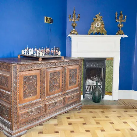 Traditional Boutique Off Leith Walk Edinburgh