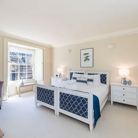 Joivy Luxury With Patio In Centre