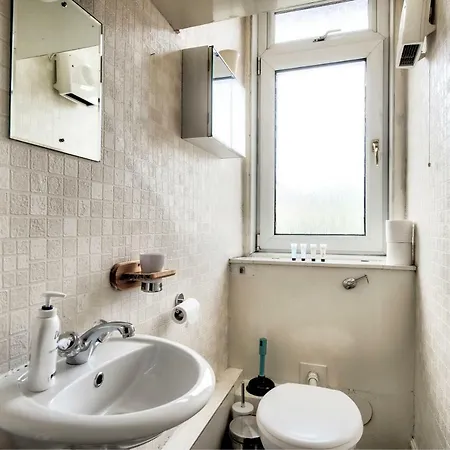 1br On Easter Road *