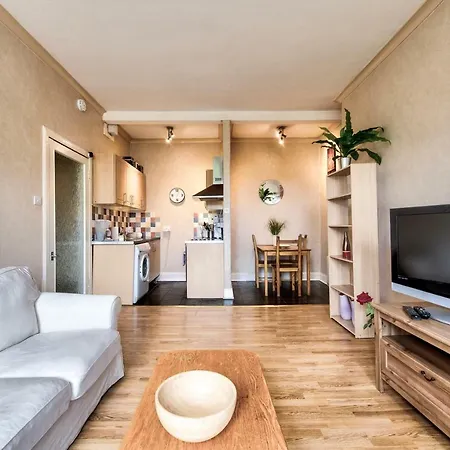 1br On Easter Road Apartment *