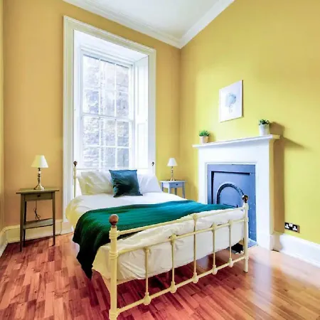 Spacious 3br West End Georgian