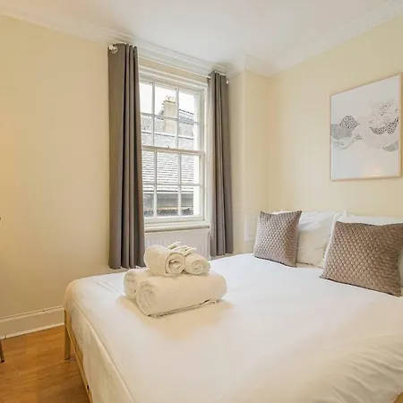 2br Grassmarket With Castle View Edinburgh