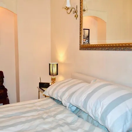 Homely Comfortable 2 Bed In Historic Rose Street * Edynburg