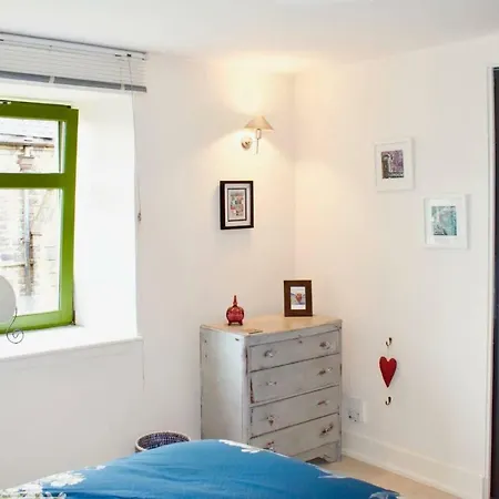 Converted Whisky Bond Come Bright And Roomy 2 Bedroom Flat