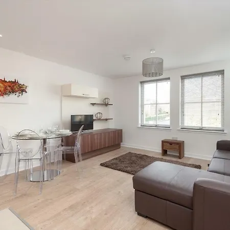 Kew Terrace Luxury Apartment *