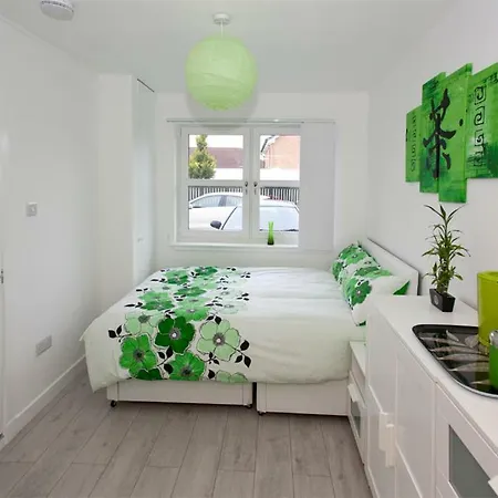 Gala - Free Parking Homestay