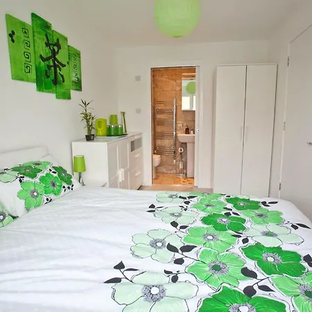 Gala - Free Parking Homestay