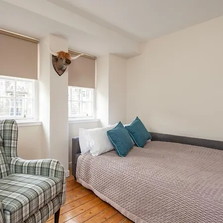 Royal Mile 2 Bedroom Next To The Castle *
