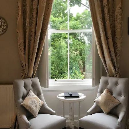 The Hedges Bed & Breakfast فندق مبيت وإفطار إدنبرة