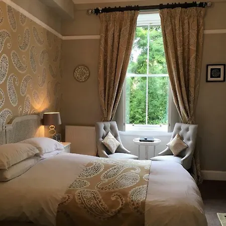 فندق مبيت وإفطار The Hedges Bed & Breakfast 4*
