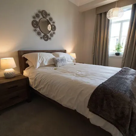 Superior Two Bedroom Morningside شقة *