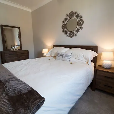 Superior Two Bedroom Morningside شقة