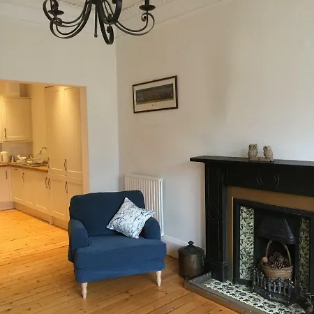Spacious Flat In Popular Bruntsfield Apartment Edinburgh
