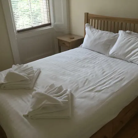 Spacious Flat In Popular Bruntsfield Apartment Edinburgh