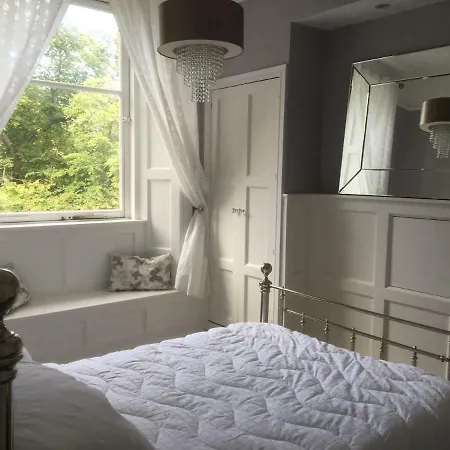 Apartment Spacious Flat In Popular Bruntsfield Edinburgh