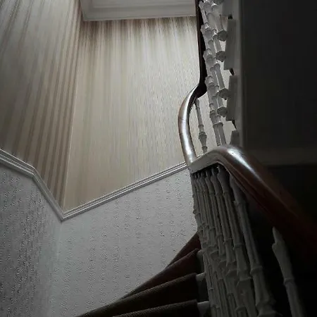 Capital House 3*