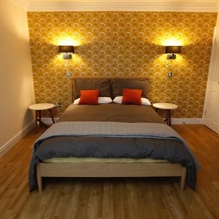 Apartment 27/3a Cockburn Street Edinburgh