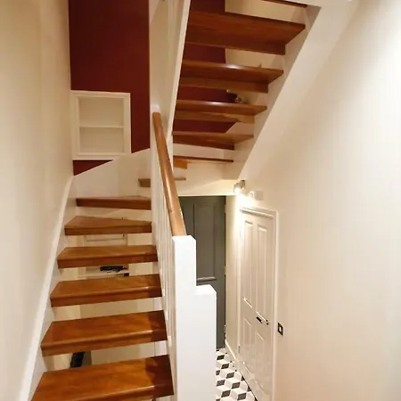 Apartment 27/3a Cockburn Street *