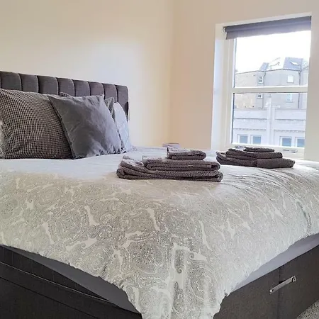 Amazing Apartments - Annandale St Near The Playhouse - Free Parking