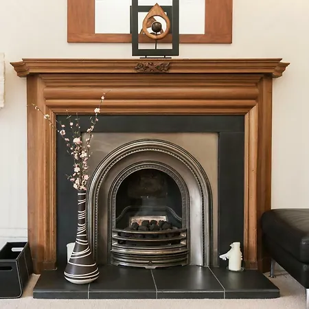 Spacious West End Daire Edinburgh