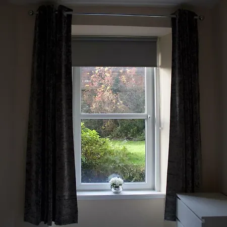Holyrood Hill Apartment *