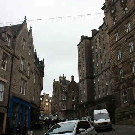 Apartment 27/3a Cockburn Street *