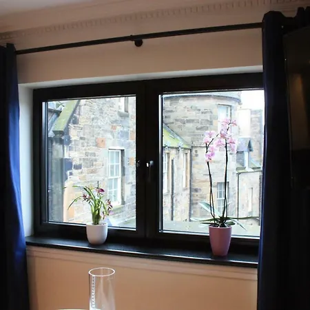 27/3a Cockburn Street