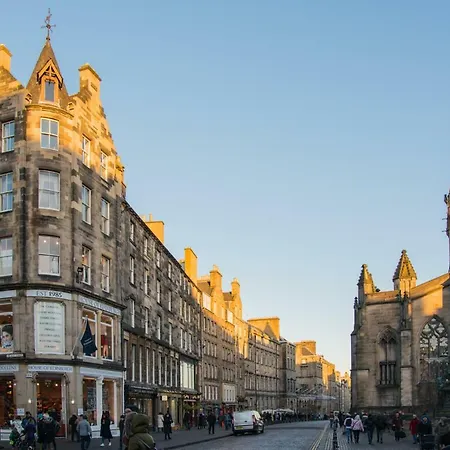 Royal Mile St Giles St * Edinburg