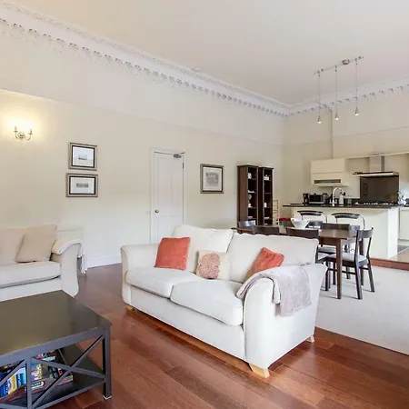 Stunning Heriot Row Apt