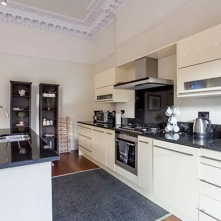 Stunning Heriot Row Apt *