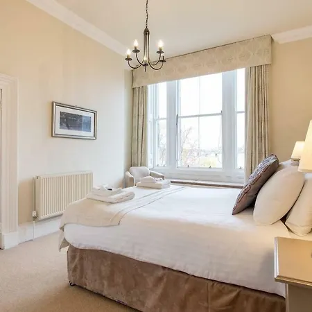 Stunning Heriot Row Apt