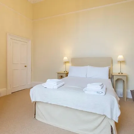 Stunning Heriot Row Apt