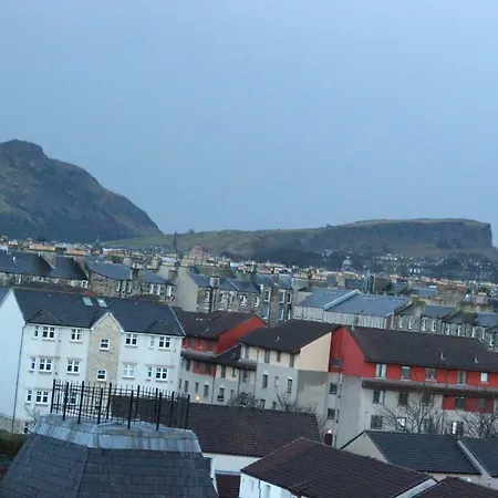 Luxury Spectrum Apartment *