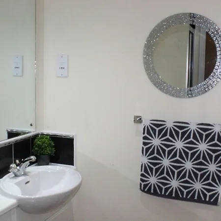 Luxury Spectrum Apartment *