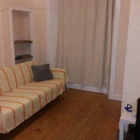 Bright And Spacious 2 Bedroom Ground Floor Flat Near City Centre إدنبرة