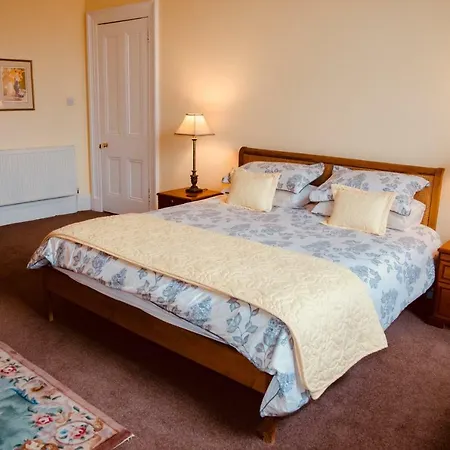 The Learmonth Apartment *