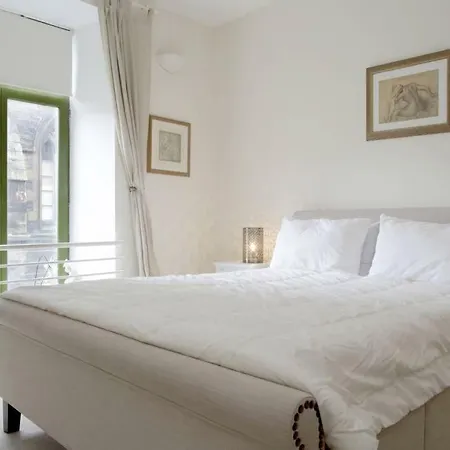 Converted Whiskey Bond 2 Bedroom 15 Minutes To Princes St/royal Mile *
