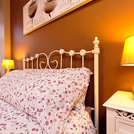 Stylish Near Royal Mile Apartment Edinburgh