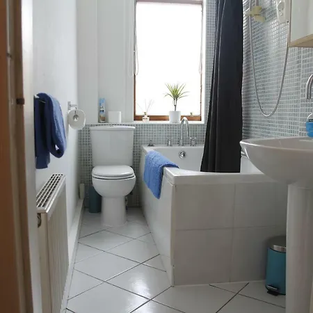 Sunny Flat In Stylish Stockbridge *