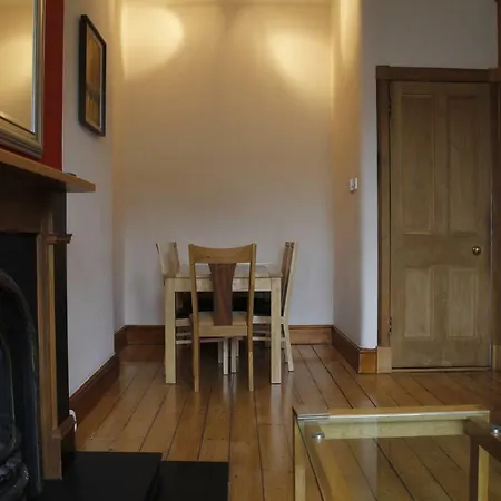 Sunny Flat In Stylish Stockbridge *
