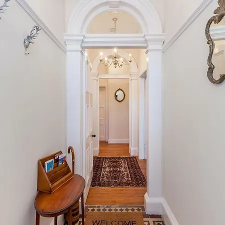 Victorian Elegance With Stunning Castle View Holiday home *