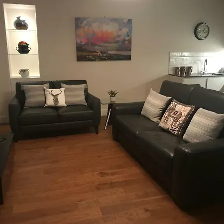 Chic In City Centre Apartment *
