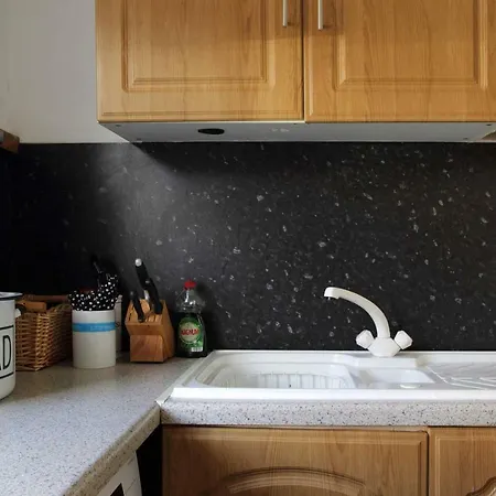 Ground Floor Garden Flat 10 Minutes From Princes Street