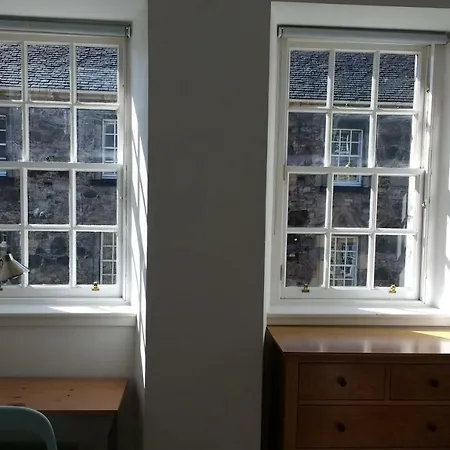 Apartment Spacious Historic 2-bed Flat On The Royal Mile Edinburgh