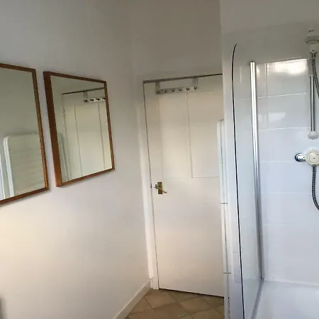 Spacious Historic 2-bed Flat On The Royal Mile דירה *