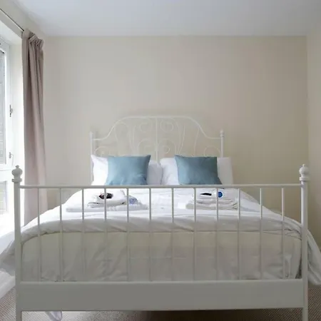 Sunny 3 Bed In Central With Free Parking Edynburg