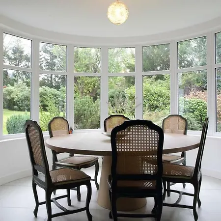 Detached House With Gardens Appartamento