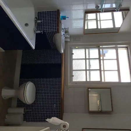 Spacious Historic 2-bed Flat On The Royal Mile * Edinburgh