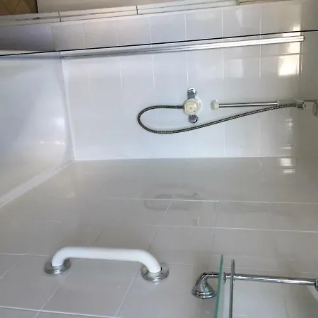 Spacious Historic 2-bed Flat On The Royal Mile * אדינבורו