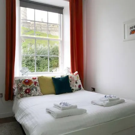 We Love Stunning Castle Views In Luxury! Apartment *